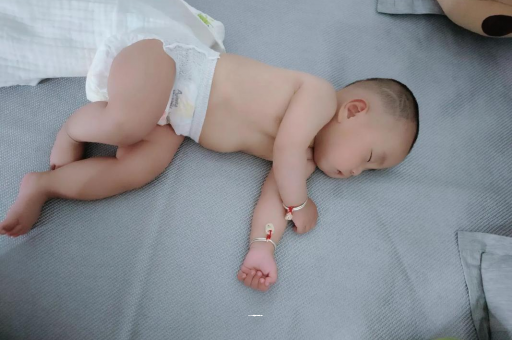 林州没满月的宝宝